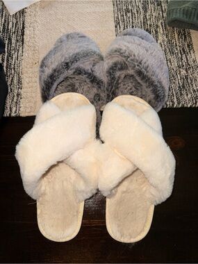 2 Pairs of slippers
